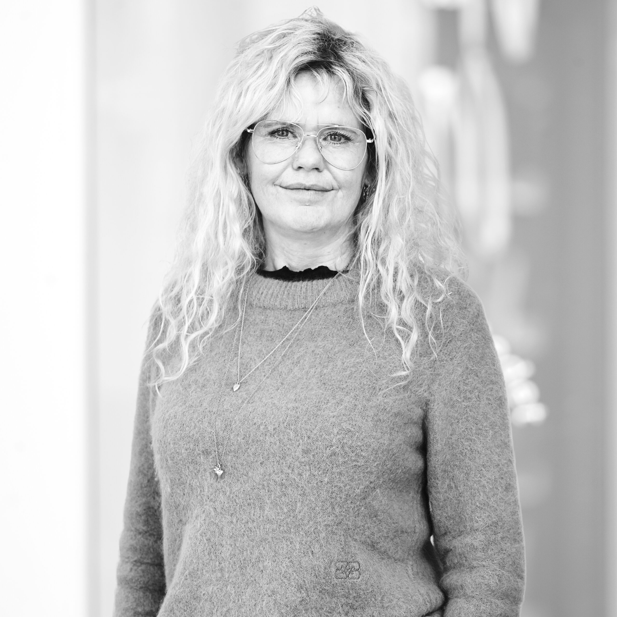 Rikke Luna Hall Mortensen Redaktør, bogrådgiver, ghostwriter og pr-koordinator 